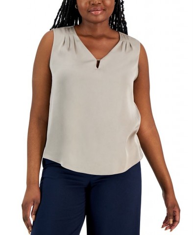 Women's Sleeveless Keyhole V-Neck Camisole Summer Straw $34.50 Tops