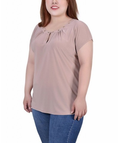 Plus Size Short Sleeve Grommet Top with Keyhole Tan/Beige $14.35 Tops