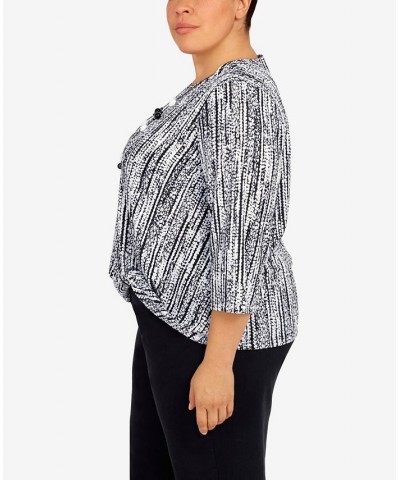 Plus Size Summer In The City Vertical Twist Hem Crew Neck Top With Necklace Onyx, White $30.87 Tops